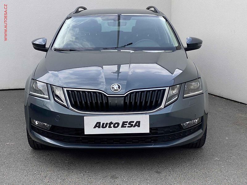 Škoda Octavia (2019) 1.5 TSi, Soleil, LED, +kola - fotka 2 z 17