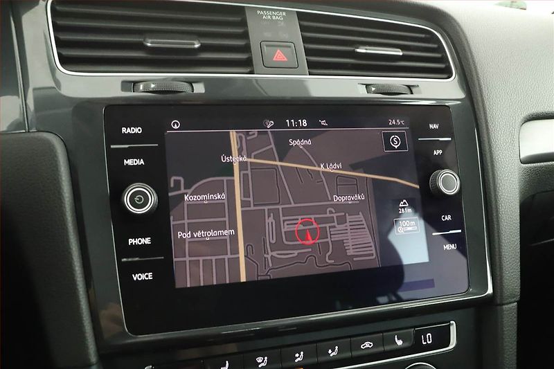 Volkswagen Golf (2020) 2.0 TDI, Automat, Serv.kniha - fotka 10 z 16
