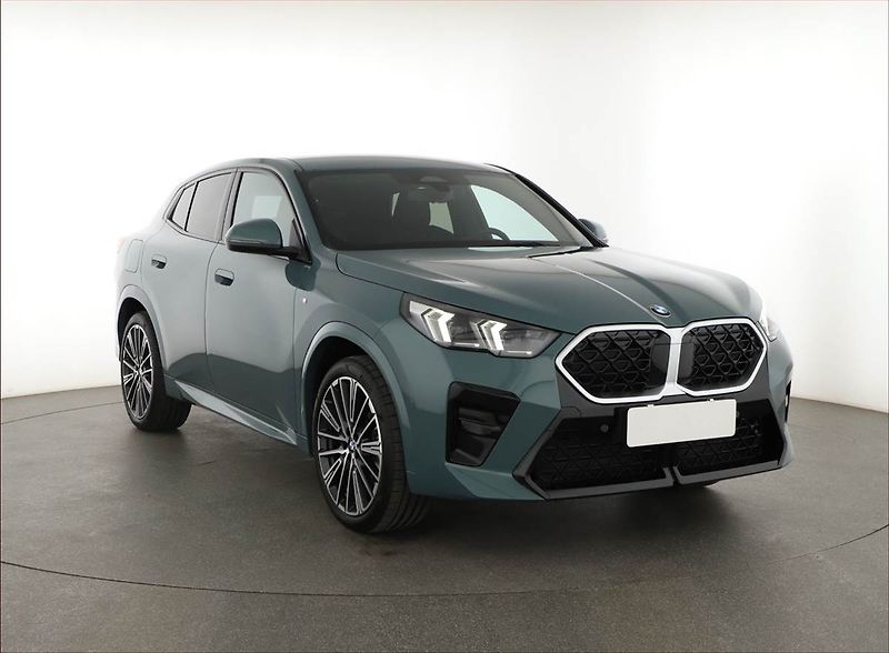 BMW X2 (2025) xDrive20d, Kamera - fotka 1 z 27