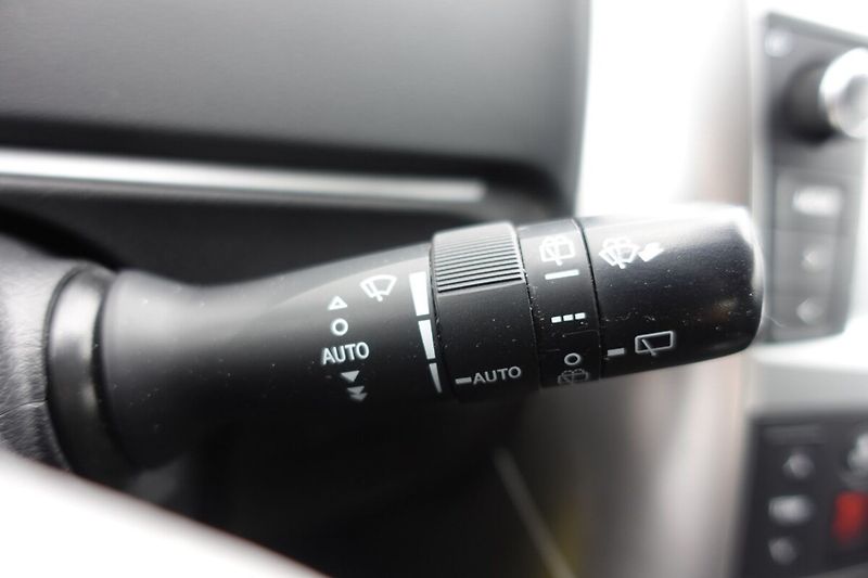 Toyota Verso 1,8VVTi 108kW 6M/T Active Supe - fotka 24 z 26