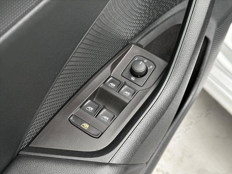 Škoda Octavia 2,0 TDI 85kW CZ 1.Maj LED DPH - fotka 14 z 35