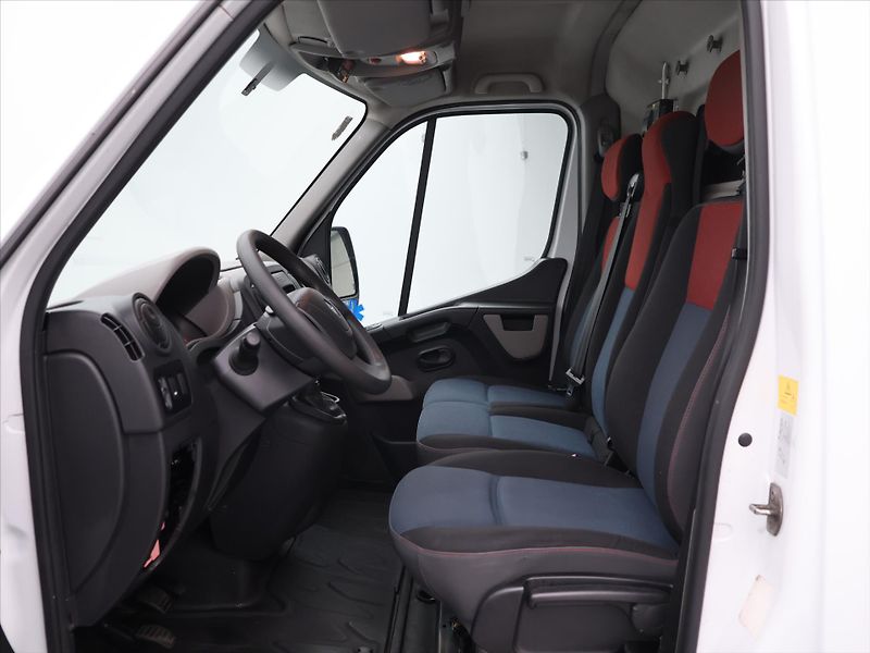 Renault Master 2,3 dCi 92kW L2H2P3 COOL CZ 1M - fotka 12 z 28