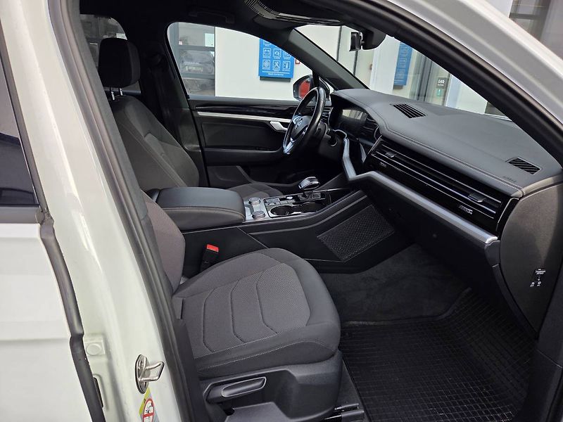 Volkswagen Touareg (2019) 3.0 TDI DSG Vzduch - fotka 39 z 42