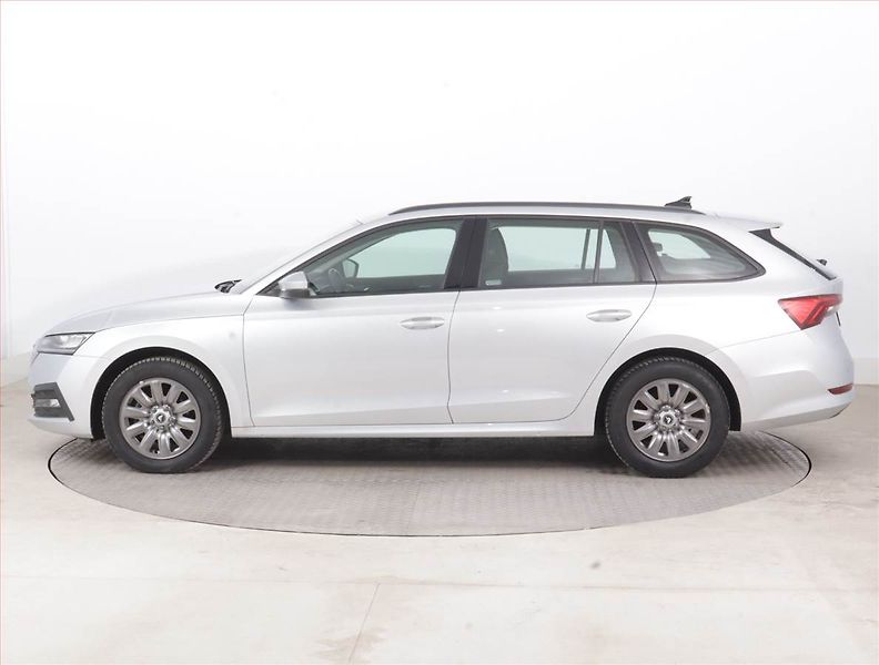Škoda Octavia (2022) Ambition 2.0 TDI, ČR,1.maj - fotka 3 z 15