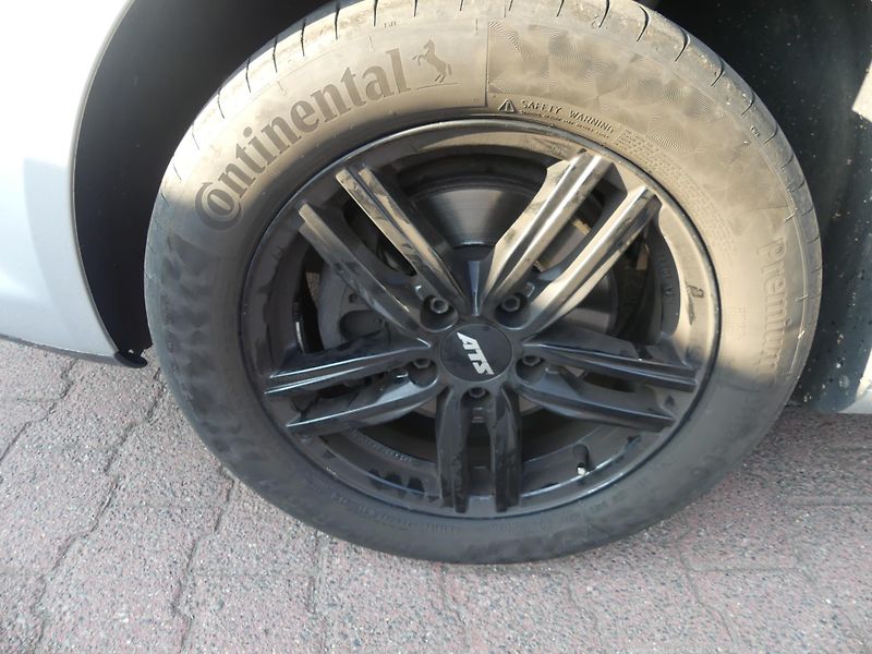 Volkswagen Touran (2010) 1,4  DSG automat - fotka 16 z 16