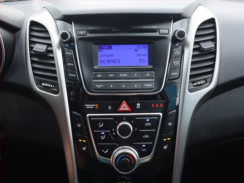 Hyundai i30 (2016) 1.4 CVVT, Tempomat - fotka 12 z 17