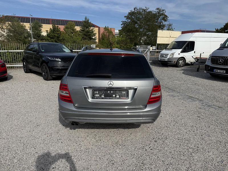 Mercedes-Benz Třídy C (2011) 1.8i C180 115Kw Automat - fotka 6 z 22