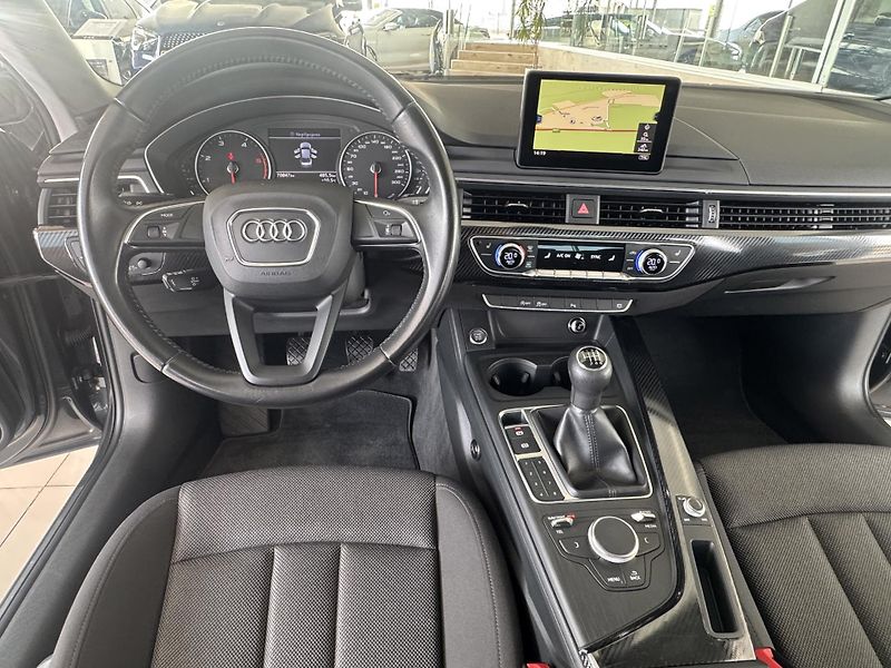 Audi A4 2,0TDI*MatrixLED*Navigace*PDC - fotka 18 z 34