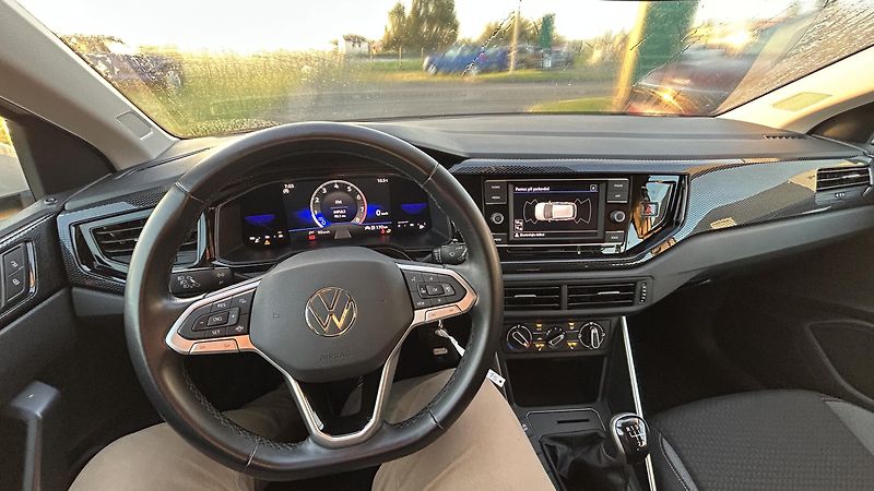 Volkswagen Polo (2022) 1.0 TSI Life  - fotka 11 z 18