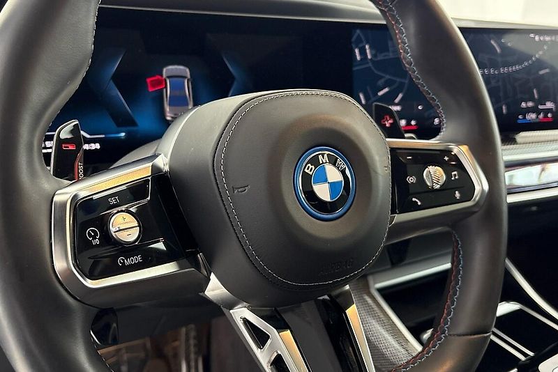 BMW Řada 7 řady 7 | M760e xDrive - fotka 23 z 27