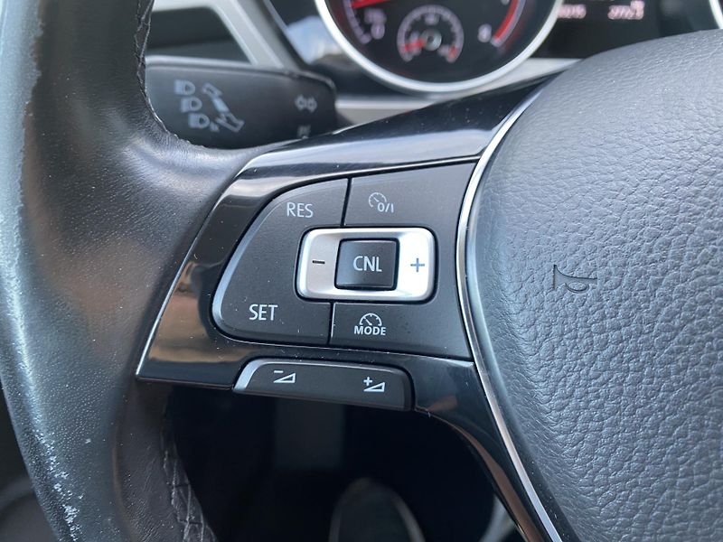 Volkswagen Touran 1.4TSI 110kW-1xMAJ-7MÍST-NAVI - fotka 21 z 44