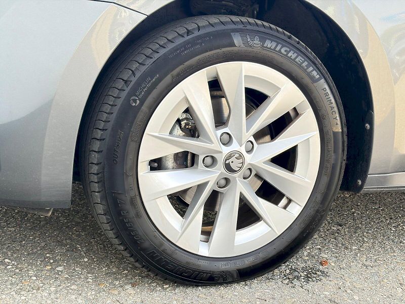 Škoda Octavia (2025) Combi M-HEV DSG 1.5 / 110kW / - fotka 35 z 35
