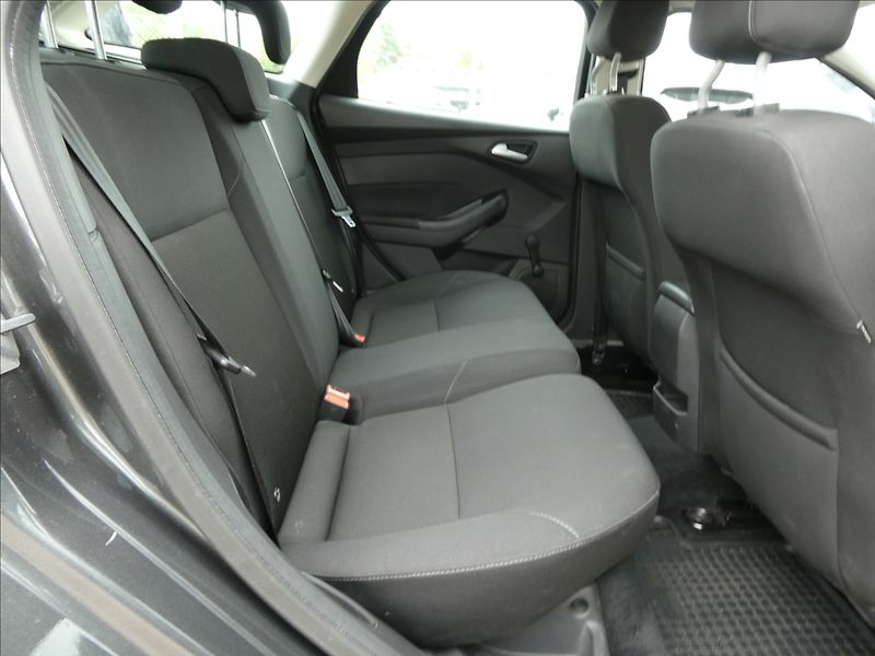 Ford Focus 1,5 Duratorq TDCI 95k kombi - fotka 20 z 38