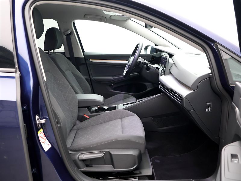 Volkswagen Golf 1,5 1.5 TSI 110 kW DSG Variant - fotka 11 z 35