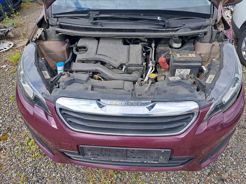 Peugeot 108 1,0 i - fotka 26 z 28