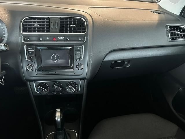 Volkswagen Polo (2016) 1,4 TDi DSG Comfortline - fotka 17 z 24