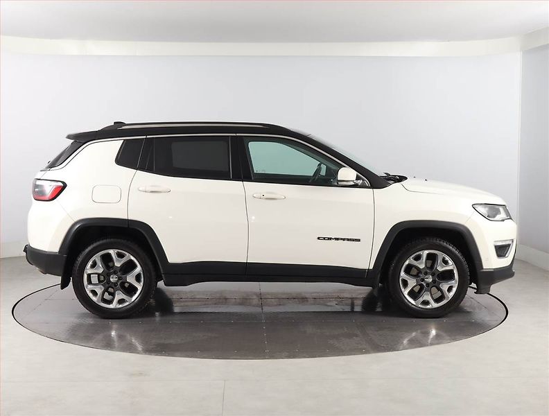 Jeep Compass (2019) 1.4 MultiAir, 4X4, Automat - fotka 6 z 25