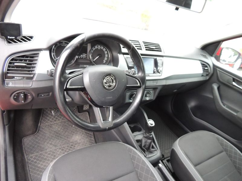 Škoda Fabia (2018) 1.0MPi,55kw,Amb,1.maj,ČR - fotka 18 z 43