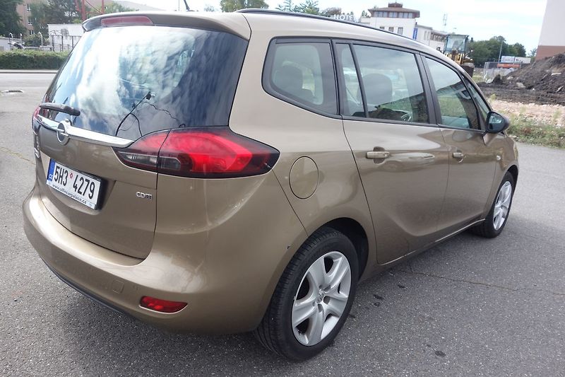 Opel Zafira 2,0DCi 96kW ČR ! 7 MÍST ! - fotka 10 z 38