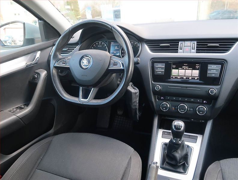 Škoda Octavia (2014) Elegance 2.0 TDI, Xenony - fotka 7 z 14