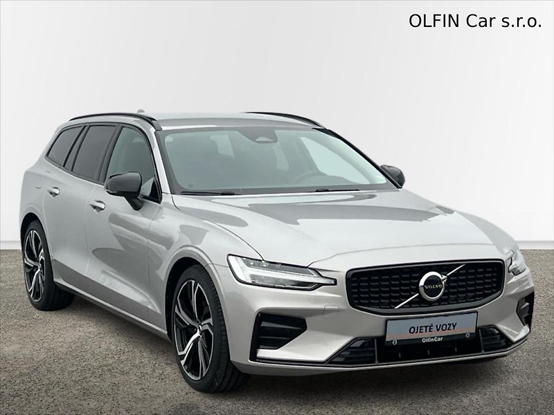 Volvo V60 2,0 145kW FWD PLUS DARK  B4 - fotka 7 z 26
