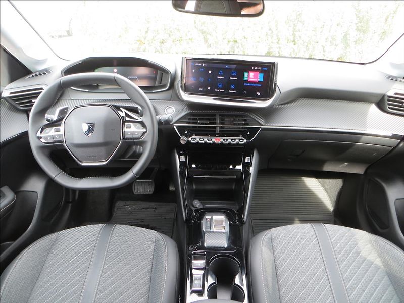 Peugeot 208 1,2 74kW e-DCS6 ALLURE ČR - fotka 24 z 24