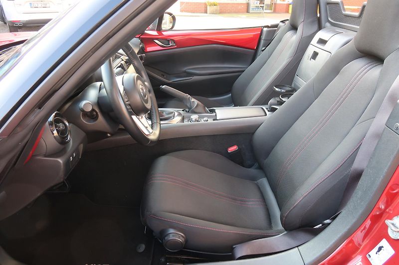 Mazda MX-5 1,5 G130 Centr-Line, kam.,temp - fotka 19 z 32