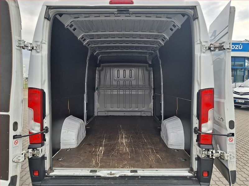 Peugeot Boxer (2023) 2.2 BlueHDi, Maxi, 14m3, 1.0t - fotka 10 z 16