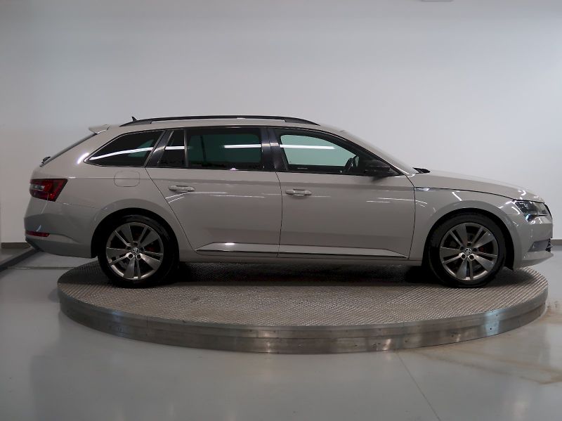 Škoda Superb (2018) SPORTLINE 2.0TDI 140KW CANTON - fotka 8 z 41