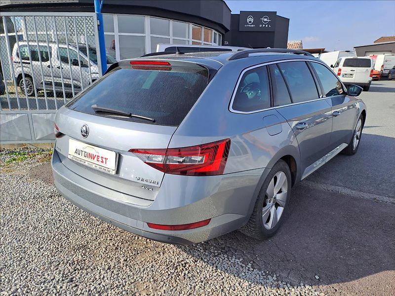 Škoda Superb 2,0 TDI 4x4 - fotka 3 z 17