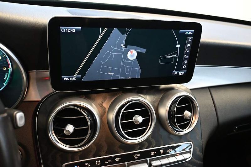 Mercedes-Benz Třídy C (2021) 2.0 300 DE 9G-TRONIC AVANTGARD - fotka 16 z 33