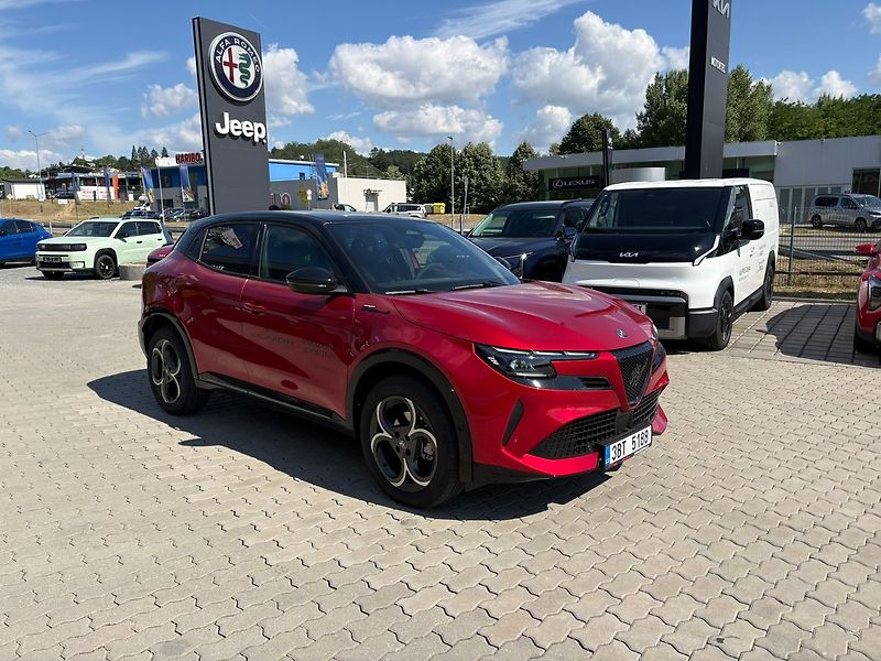 Alfa Romeo Junior Ibrida Sport Speciale 1.2 Turb - fotografie inzerátu