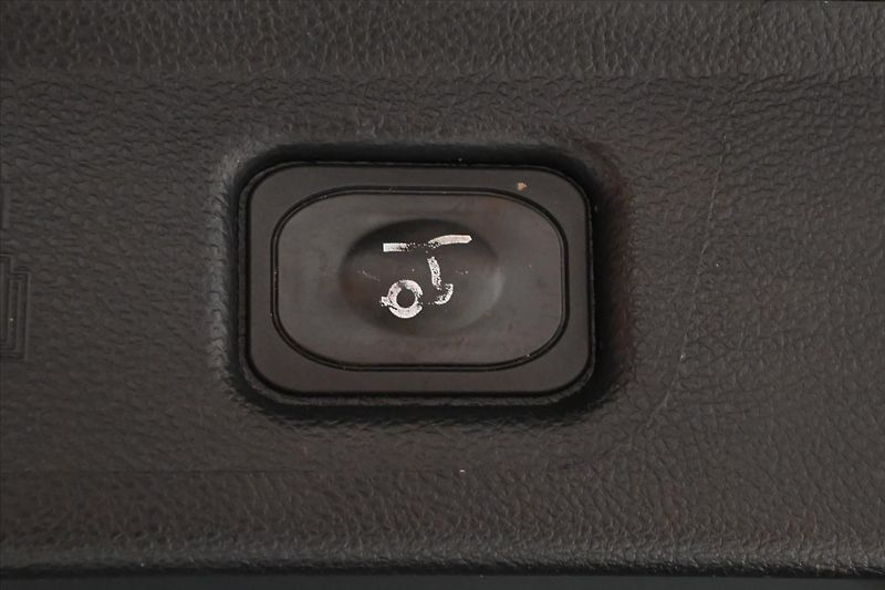 Ford S-MAX 2,0 TDCi 110kW AT8 Titanium Zá - fotka 26 z 31