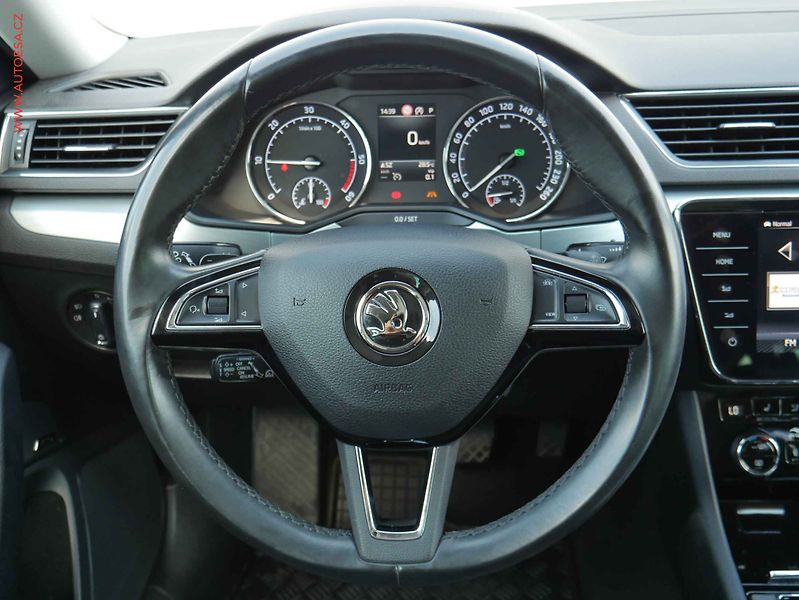 Škoda Superb (2019) 2.0TDi, DSG, webasto - fotka 15 z 24