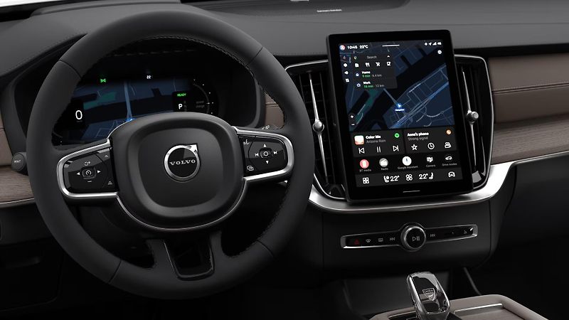 Volvo XC90 (2026) T8 AWD RECHARGE DARK PLUS 7m - fotka 5 z 11