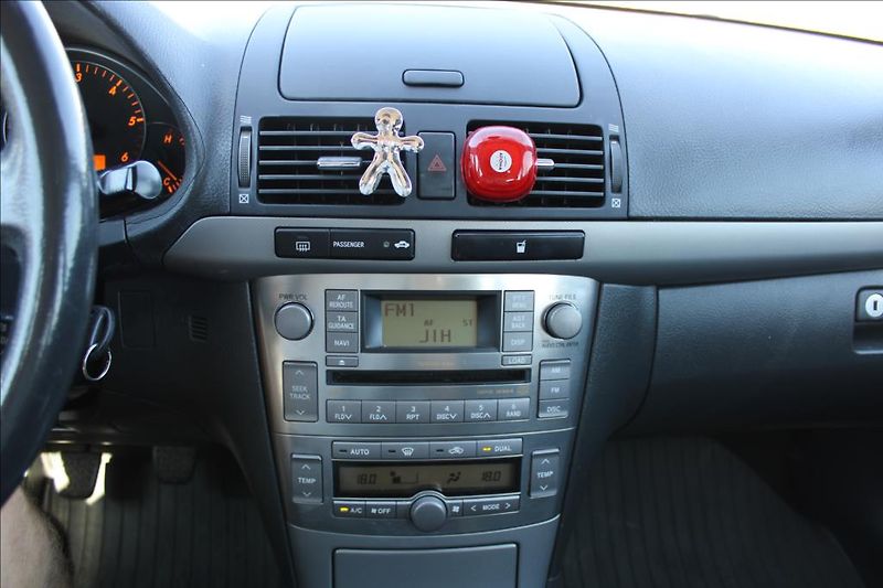 Toyota Avensis 2,2 D4-D  DIG.KLIMA, STK 4/27 - fotka 18 z 24
