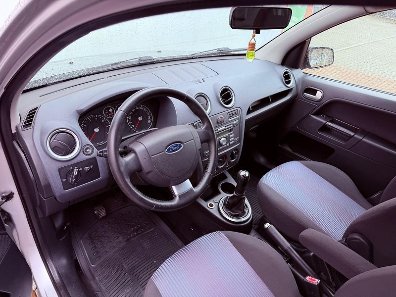 Ford Fusion 1.4, ČR, Klimatizace - fotka 13 z 22