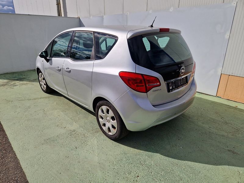 Opel Meriva 1.4 T - fotka 4 z 30