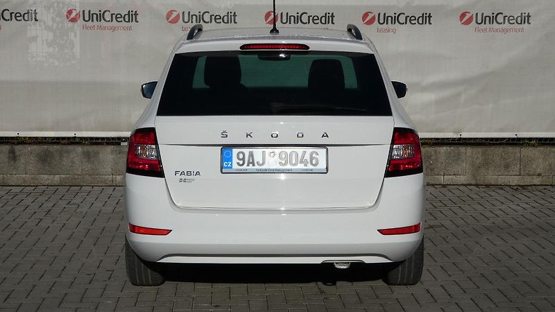 Škoda Fabia Combi 1,0 TSI Ambition Tour - fotka 4 z 22