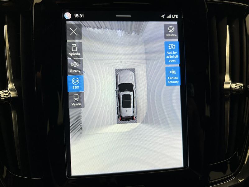 Volvo V90 T6 AWD RECHARGE BRIGHT PLUS  - fotka 28 z 46