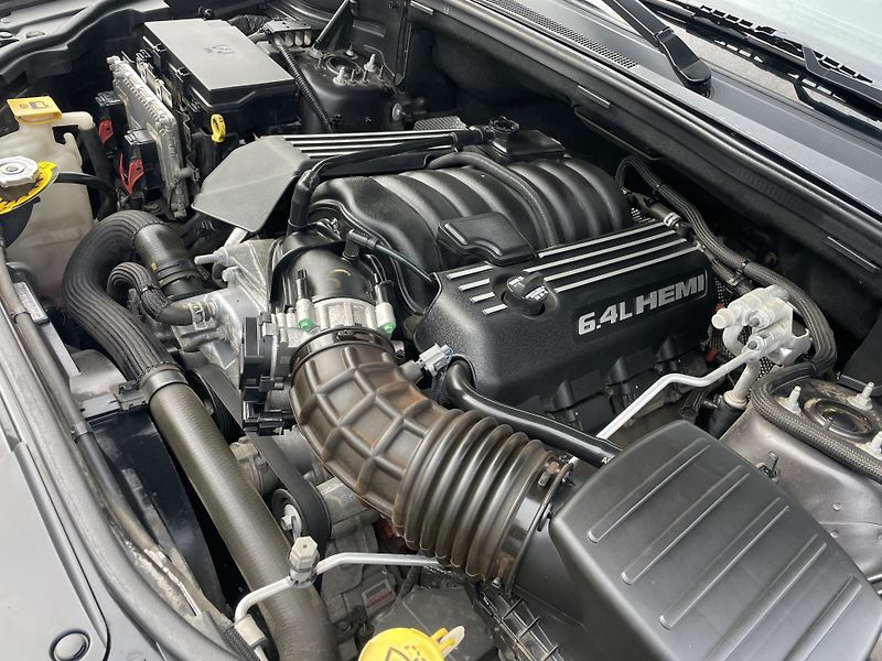 Jeep Grand Cherokee 6.4i 480PS HEMI SRT CZ 78000KM - fotka 78 z 187