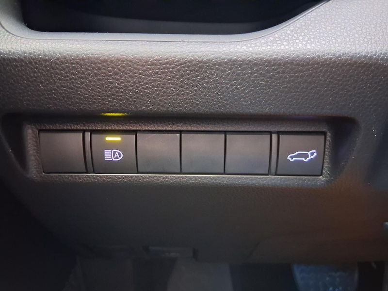 Toyota RAV4 COMF. STYLE 2.0 VVTi 4x4 129kW - fotka 25 z 27
