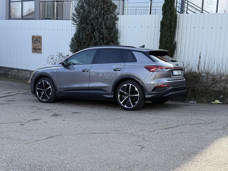 Audi Q4 e-tron  50 quattro S-LINE 21