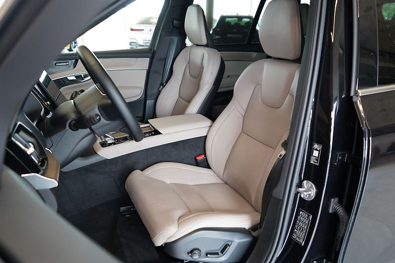 Volvo XC90 B5 PLUS Bright, Vzduch, 360° - fotka 21 z 50