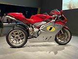 Motocykl MV Agusta F4 1000 Ago, který dostal jméno jako pocta Giacomo Agostinimu.