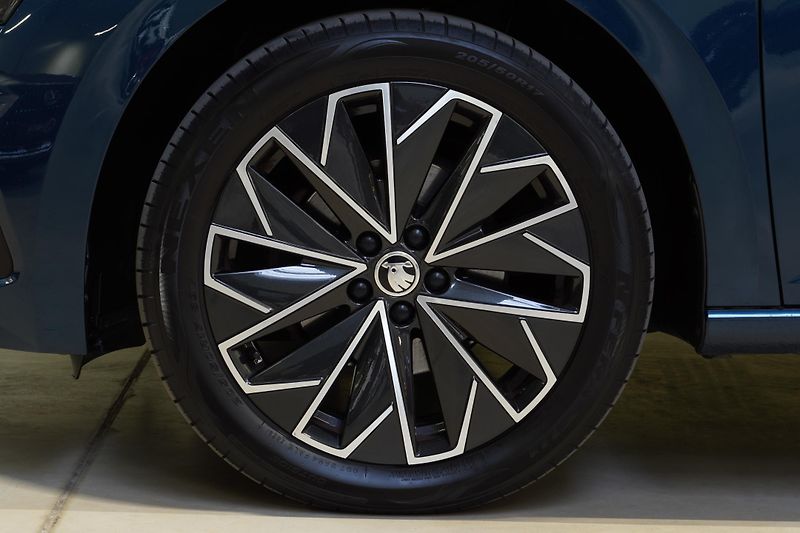 Škoda Scala 1.5TSI,DSG,ČR,STYLE,125 LET - fotka 11 z 31