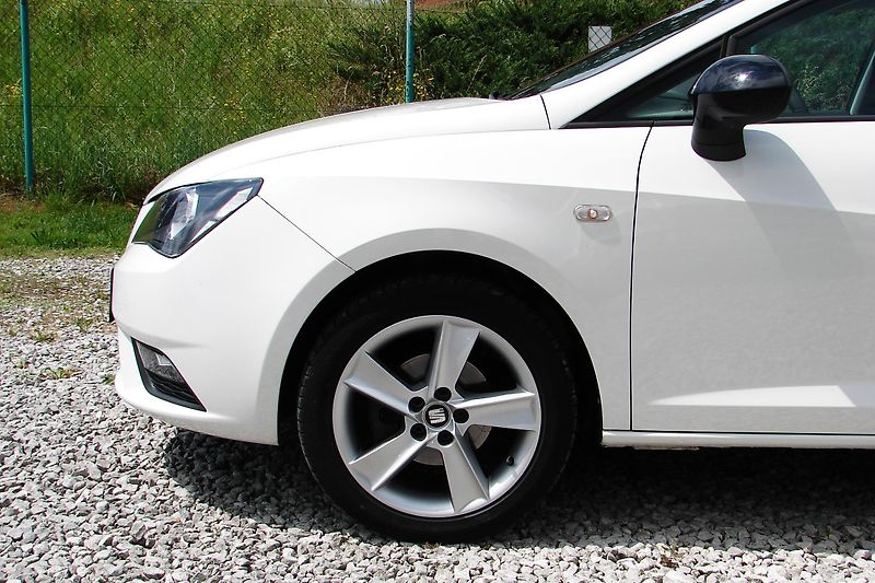 Seat Ibiza IV 1.4 TDi 75PS EcoMotive - fotka 30 z 32