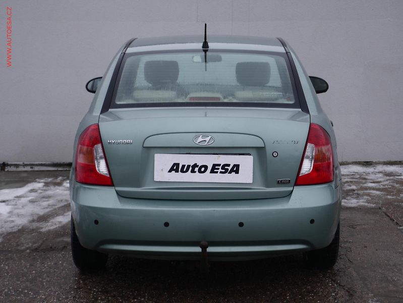 Hyundai Accent (2007) 1.5 CRDi, 1.maj,ČR, TZ, park - fotka 5 z 17