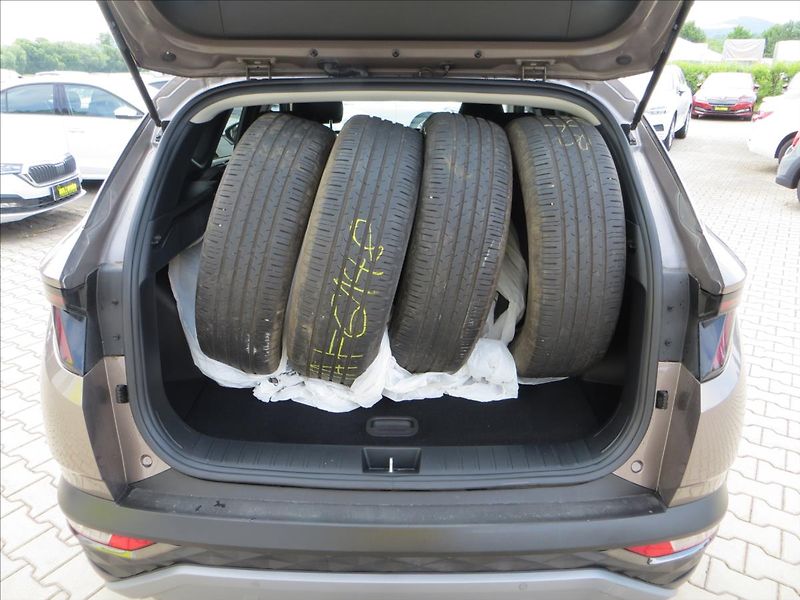 Hyundai Tucson 1,6 CRDi mHEV Smart 100kW - fotka 7 z 26