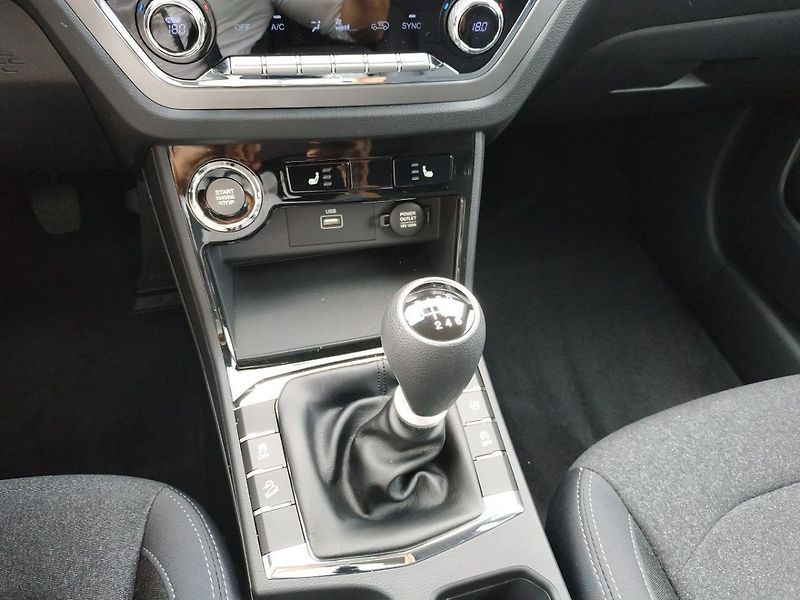 KGM Korando 1.5T, SMART,2WD, MT, SKLADEM - fotka 32 z 36